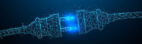 Eine digitale Illustration eines Steckers und einer Steckdose aus leuchtenden blauen polygonalen Linien und Punkten, die sich vor einem dunklen Hintergrund zu verbinden oder zu interagieren scheinen, als Symbol für Technologie oder Konnektivität.